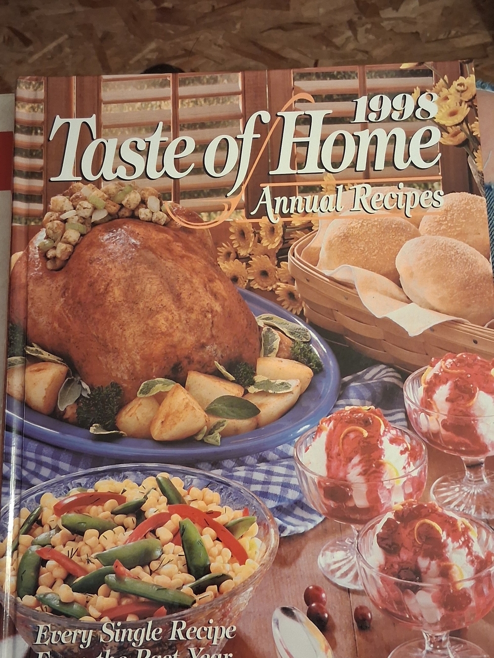 Taste of Home 1998 Annual Recipes Cookbook - Brown, Blue, White, Red Accents